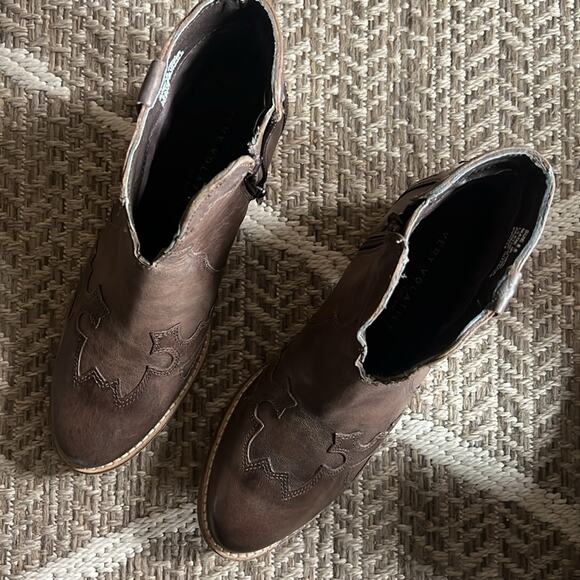 Very Volatile Drexel bootie Sz 8.5 - Picture 2 of 5